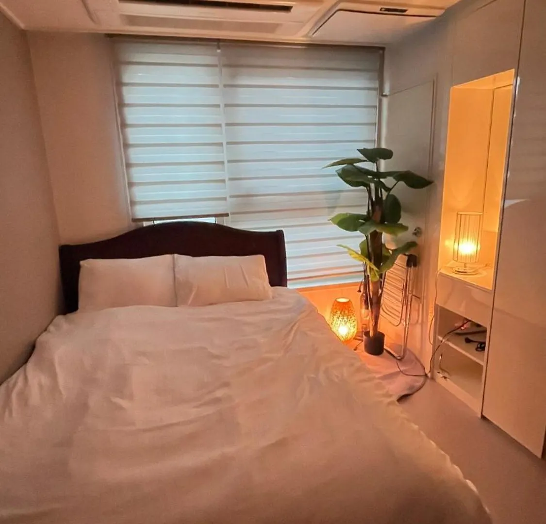 # Hotel Style # Cozy # Gangnam Plastic # Super Station Area # High-Rise City View # Airport Bus # Comfort In The City # Gangnam-Daero # Chromecast location