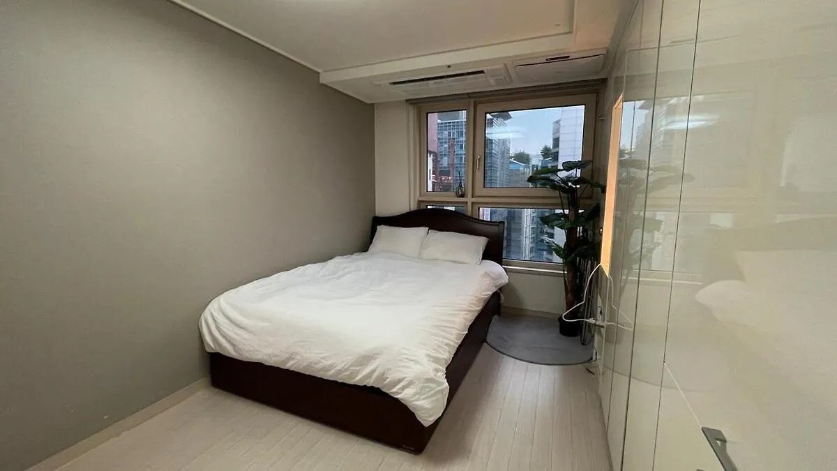 # Hotel Style # Cozy # Gangnam Plastic # Super Station Area # High-Rise City View # Airport Bus # Comfort In The City # Gangnam-Daero # Chromecast Seul 0*,  Güney Kore