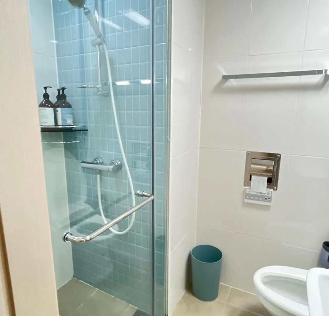 # Hotel Style # Cozy # Gangnam Plastic # Super Station Area # High-Rise City View # Airport Bus # Comfort In The City # Gangnam-Daero # Chromecast Seul Daire