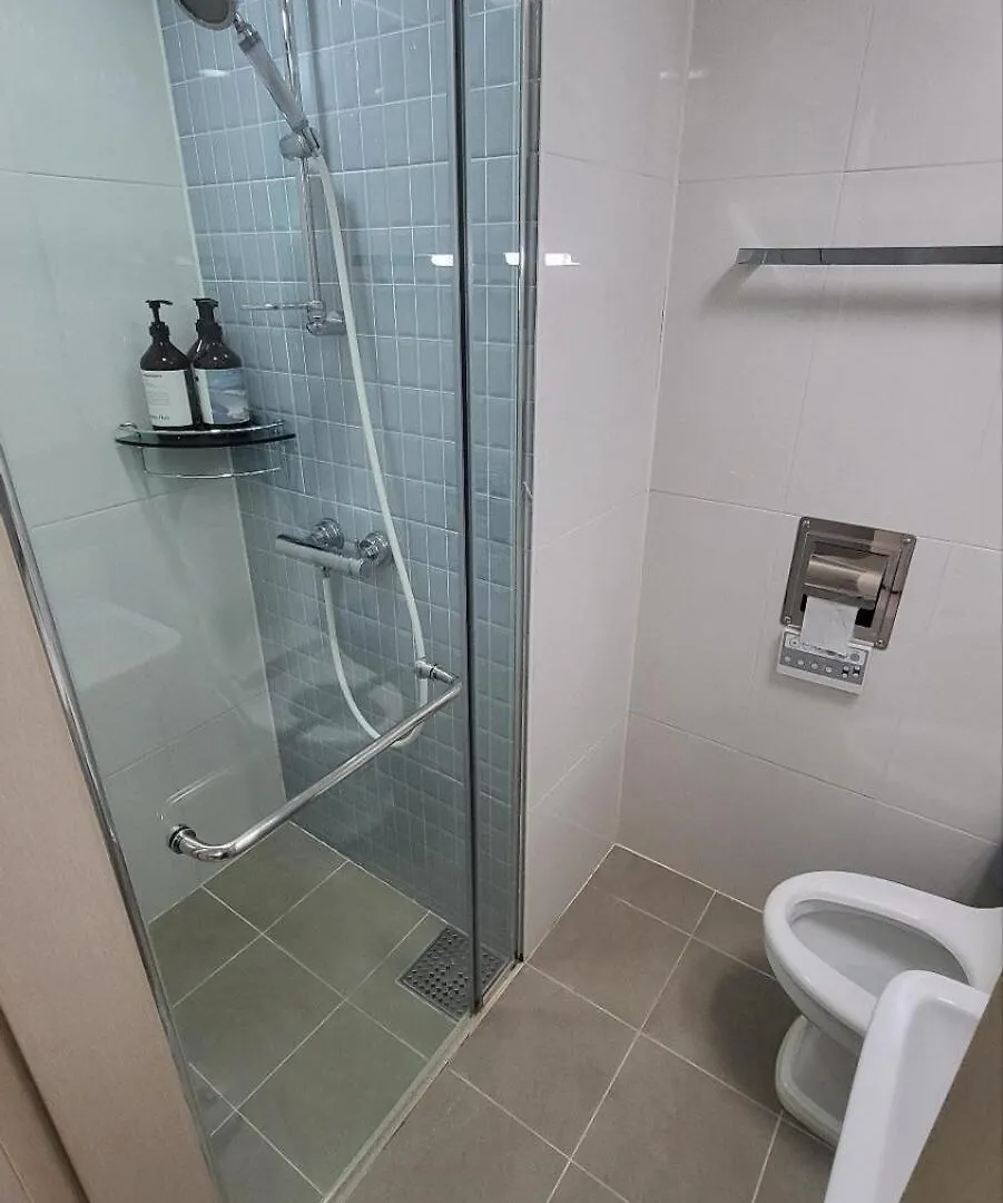 # Hotel Style # Cozy # Gangnam Plastic # Super Station Area # High-Rise City View # Airport Bus # Comfort In The City # Gangnam-Daero # Chromecast Seul 0*,