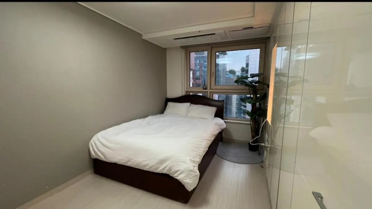 # Hotel Style # Cozy # Gangnam Plastic # Super Station Area # High-Rise City View # Airport Bus # Comfort In The City # Gangnam-Daero # Chromecast Seul Daire