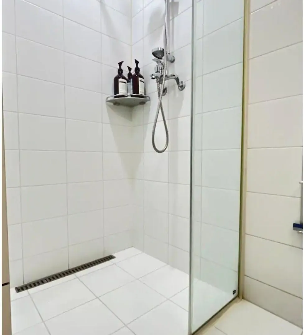 # Hotel Style # Cozy # Gangnam Plastic # Super Station Area # High-Rise City View # Airport Bus # Comfort In The City # Gangnam-Daero # Chromecast Seul 0*,  Güney Kore
